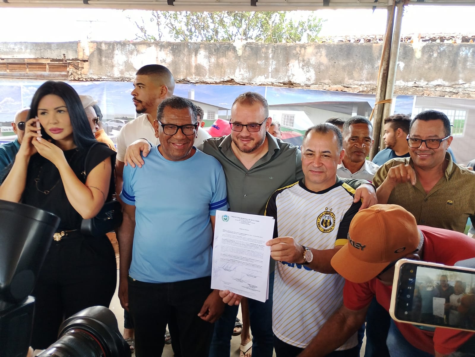 Carlinhos do Mangão assina ordem de serviço e inicia pacote histórico de obras na Vila União, em Novo Gama